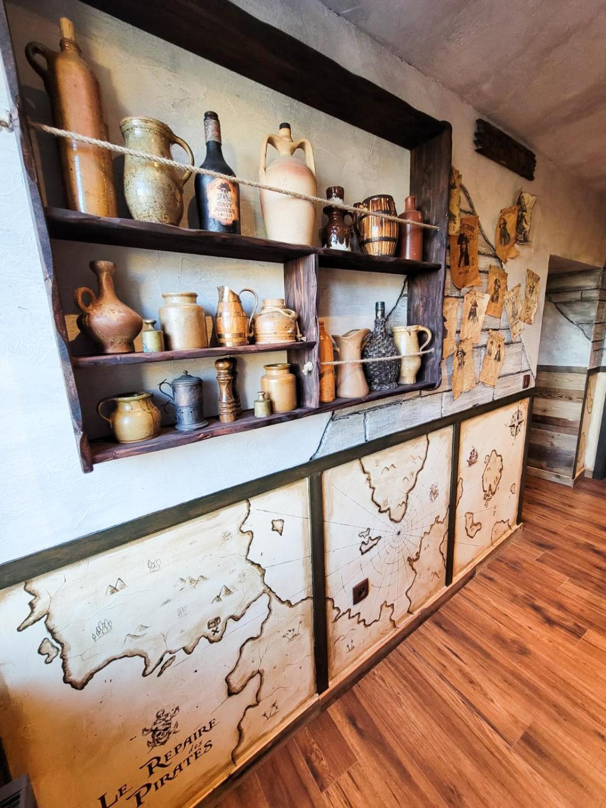 Le Repaire Des Pirates Logement Magique Sainte-Croix-en-Plaine Buitenkant foto