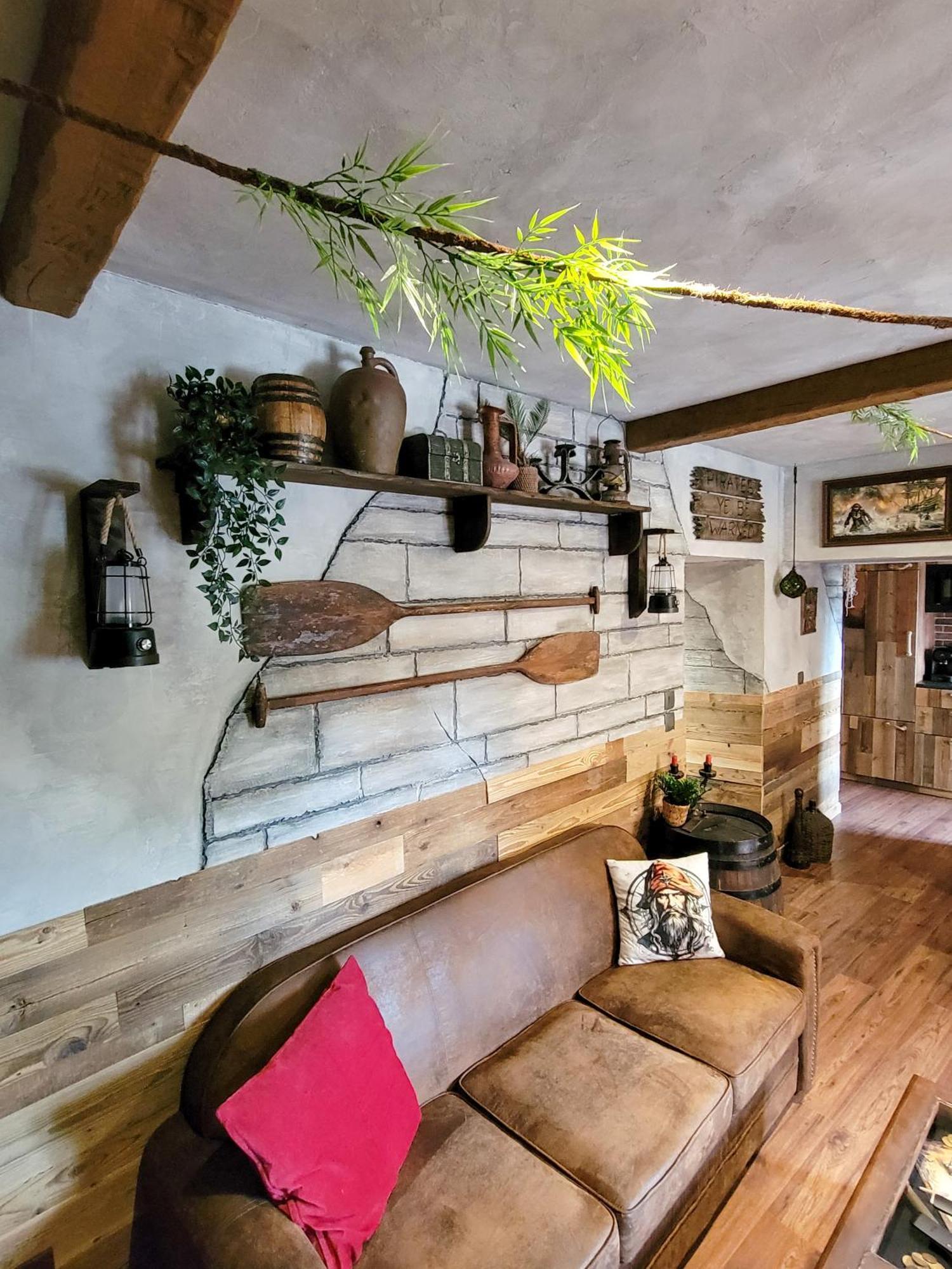 Le Repaire Des Pirates Logement Magique Sainte-Croix-en-Plaine Buitenkant foto