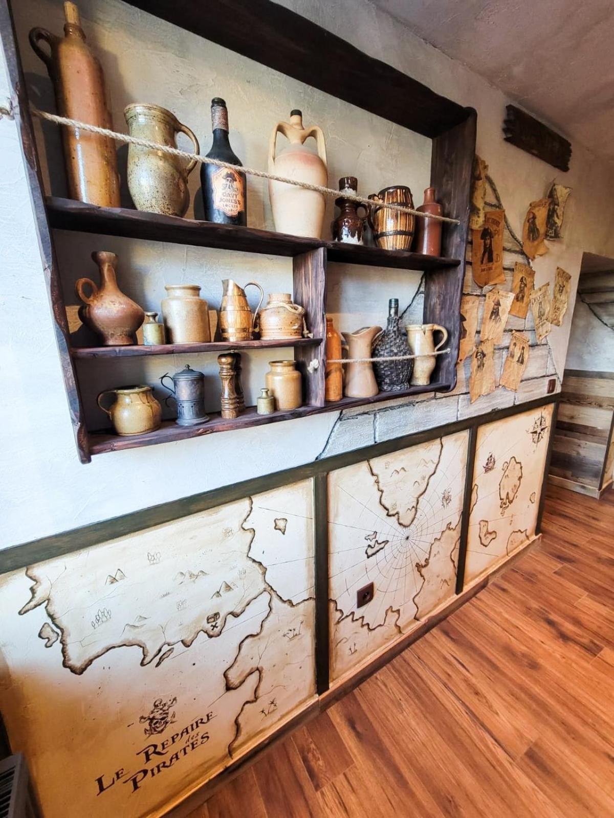 Le Repaire Des Pirates Logement Magique Sainte-Croix-en-Plaine Buitenkant foto